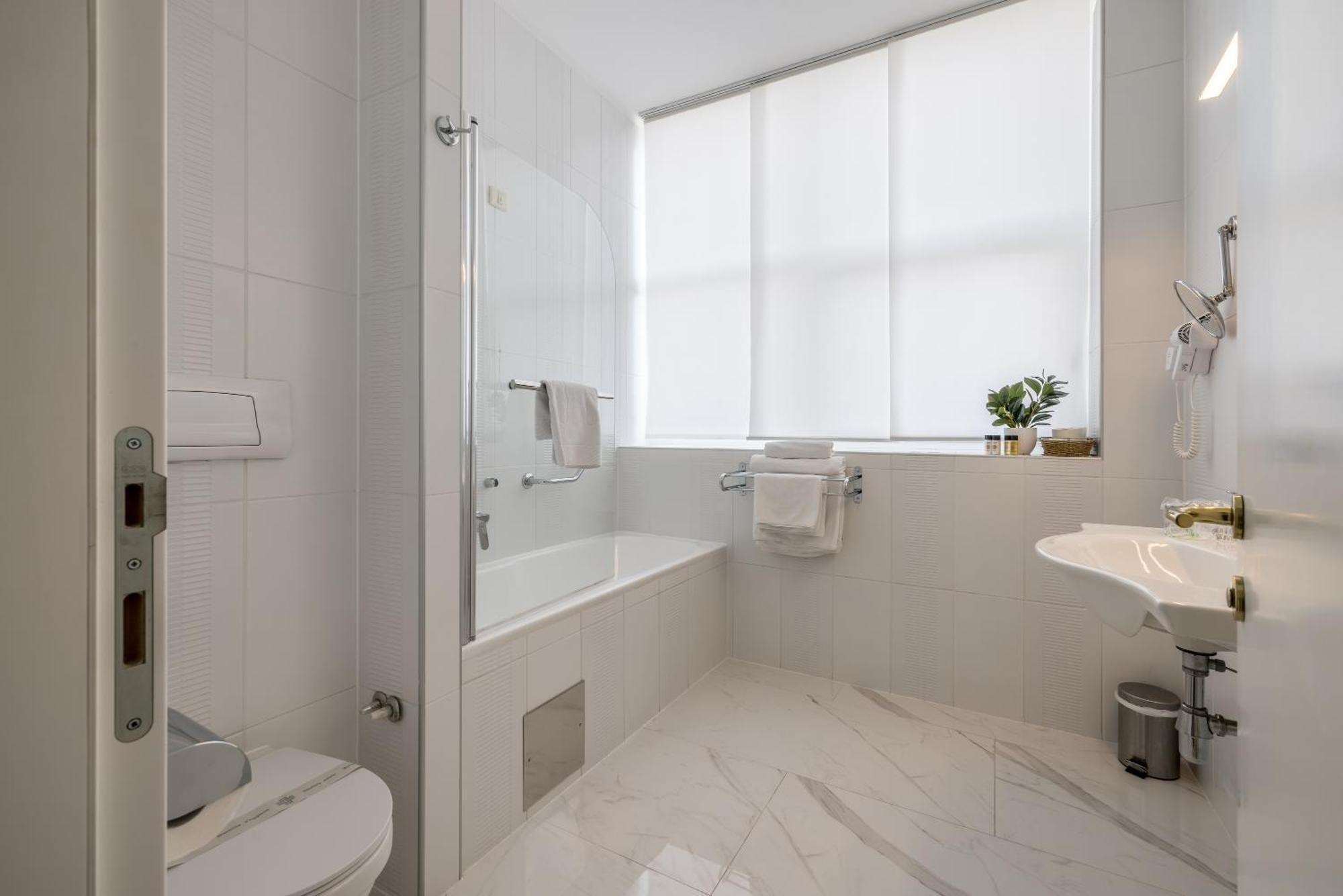 Double Room,1574683394:JPEG